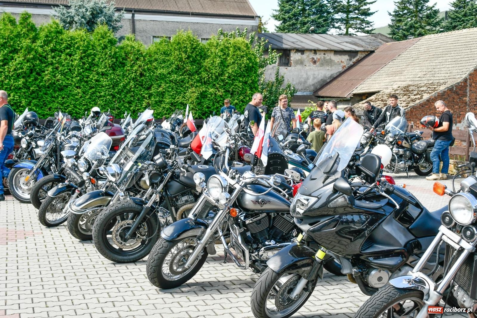 Zdjęcie w galerii na portalu naszraciborz.pl: Parada motocykli na odpust św. Krzysztofa w Pogrzebieniu [FOTO i WIDEO] wiadomości z regionu