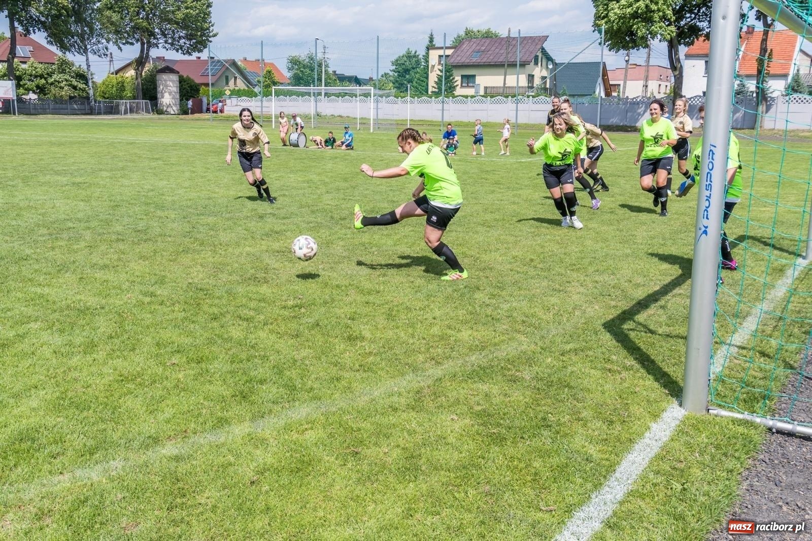 Zdjęcie w galerii na portalu naszraciborz.pl: Złote i limonki rywalizowały w Tworkowie [FOTO i WIDEO] wiadomości z regionu