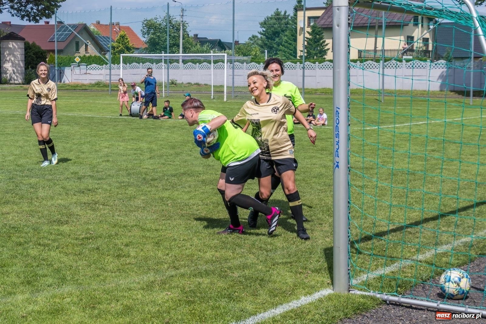 Zdjęcie w galerii na portalu naszraciborz.pl: Złote i limonki rywalizowały w Tworkowie [FOTO i WIDEO] wiadomości z regionu