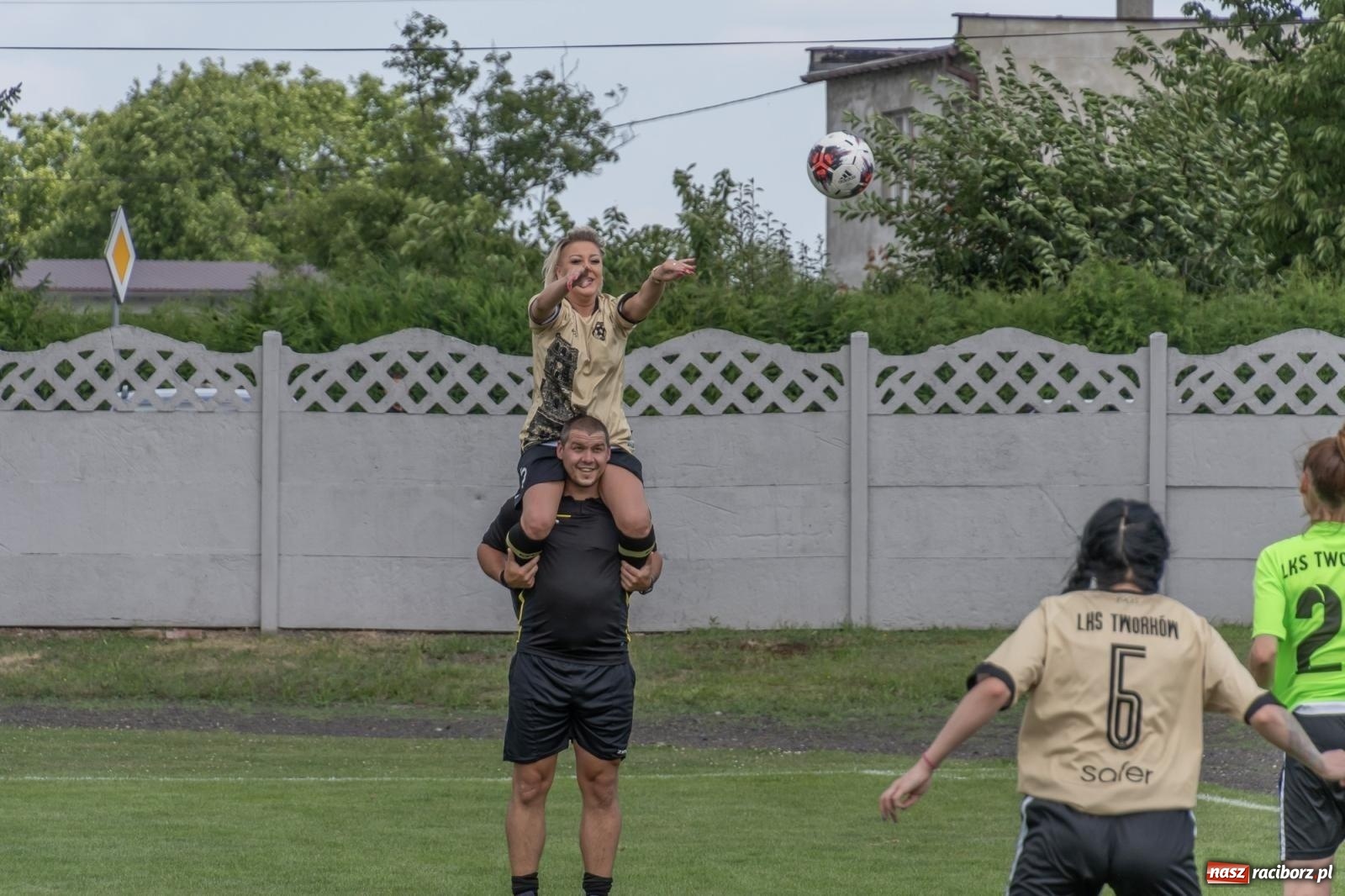 Zdjęcie w galerii na portalu naszraciborz.pl: Złote i limonki rywalizowały w Tworkowie [FOTO i WIDEO] wiadomości z regionu