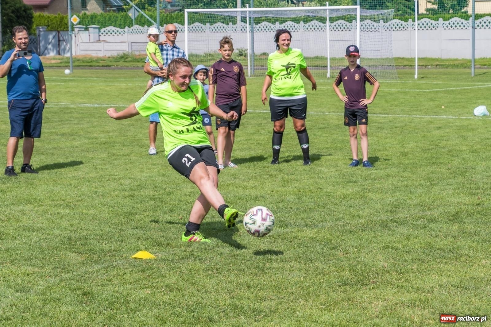 Zdjęcie w galerii na portalu naszraciborz.pl: Złote i limonki rywalizowały w Tworkowie [FOTO i WIDEO] wiadomości z regionu