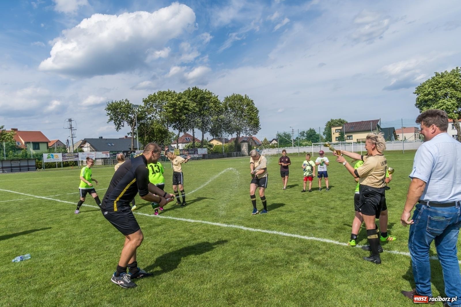 Zdjęcie w galerii na portalu naszraciborz.pl: Złote i limonki rywalizowały w Tworkowie [FOTO i WIDEO] wiadomości z regionu