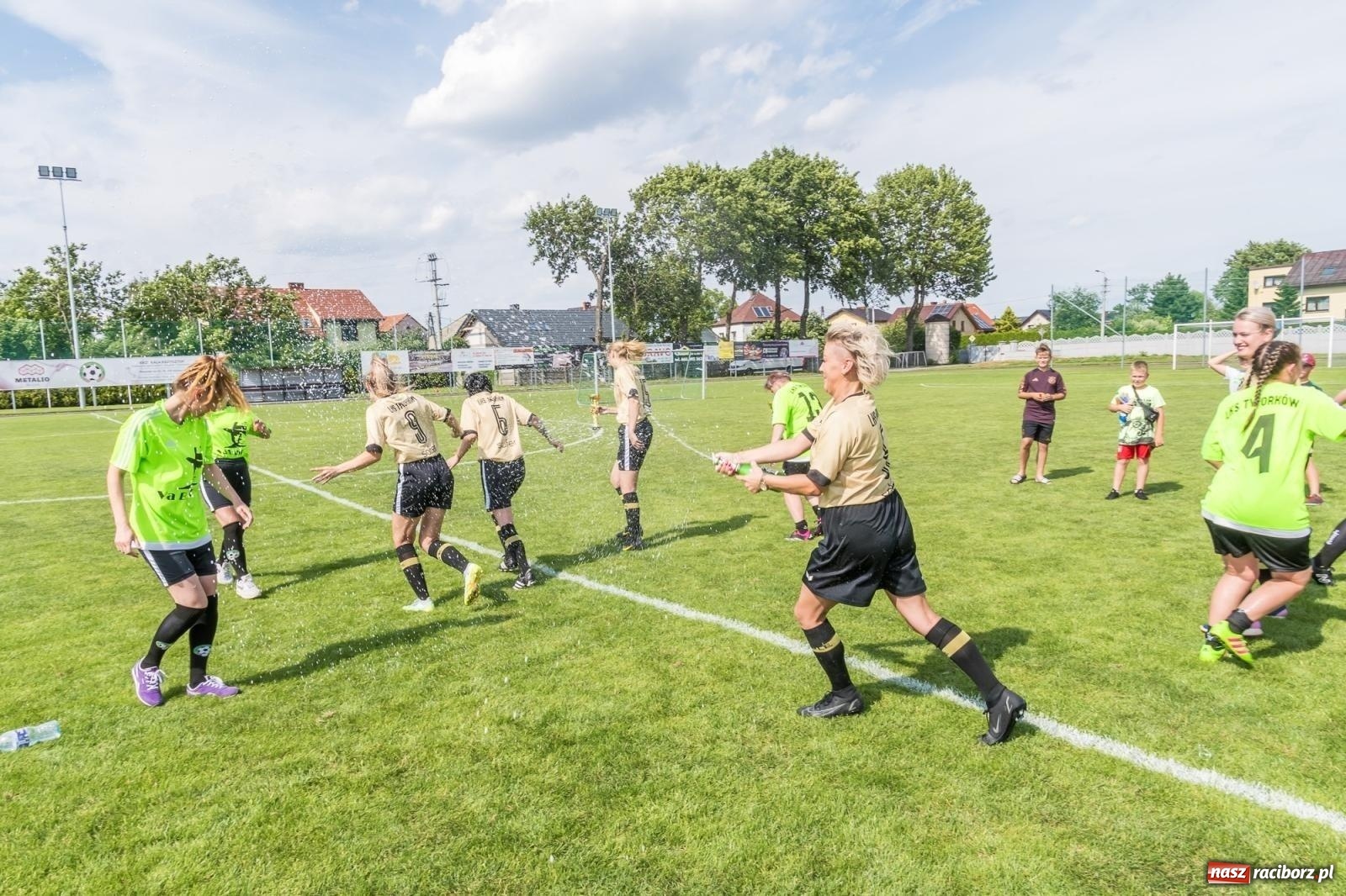 Zdjęcie w galerii na portalu naszraciborz.pl: Złote i limonki rywalizowały w Tworkowie [FOTO i WIDEO] wiadomości z regionu