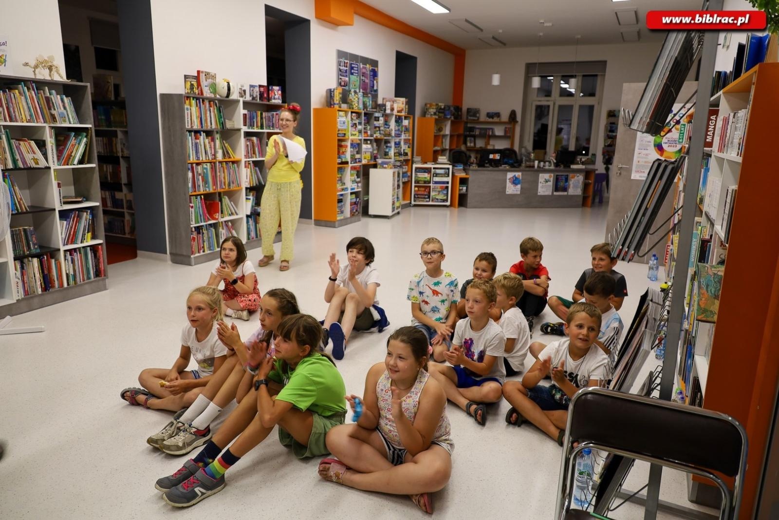 Zdjęcie w galerii na portalu naszraciborz.pl: Wakacje z Powiatem w Bibliotece – Noc w Akademii Pana Kleksa wiadomości z regionu