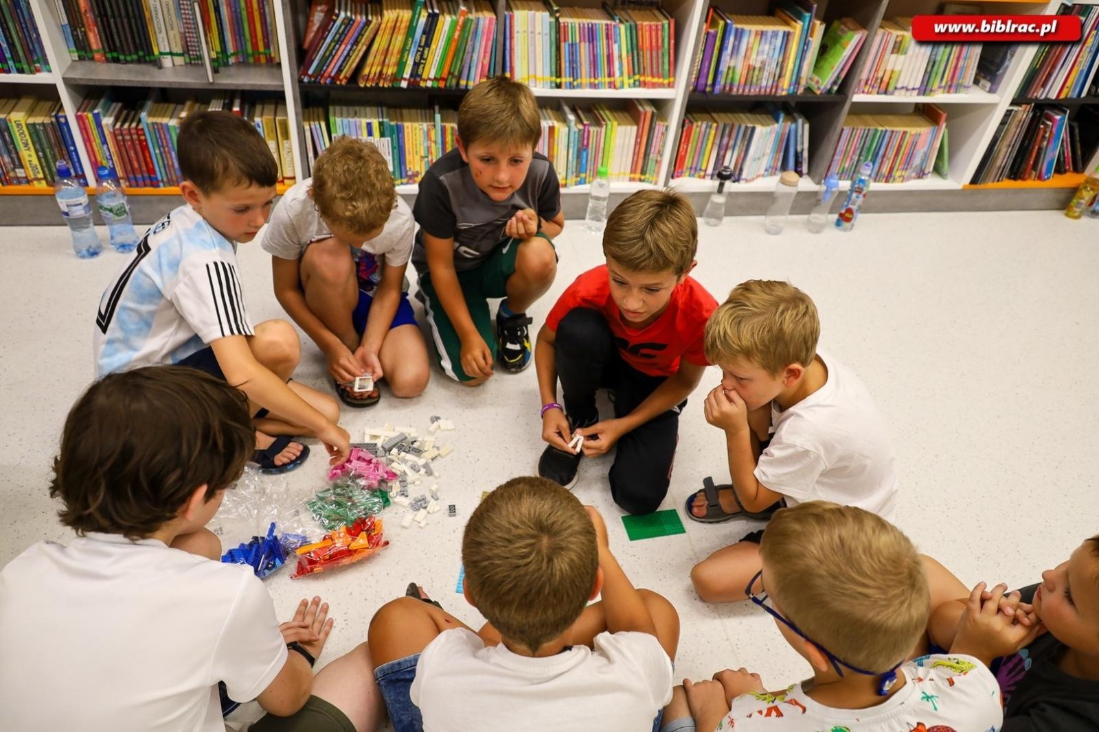 Zdjęcie w galerii na portalu naszraciborz.pl: Wakacje z Powiatem w Bibliotece – Noc w Akademii Pana Kleksa wiadomości z regionu