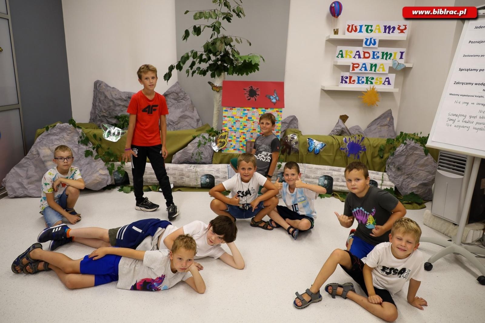 Zdjęcie w galerii na portalu naszraciborz.pl: Wakacje z Powiatem w Bibliotece – Noc w Akademii Pana Kleksa wiadomości z regionu