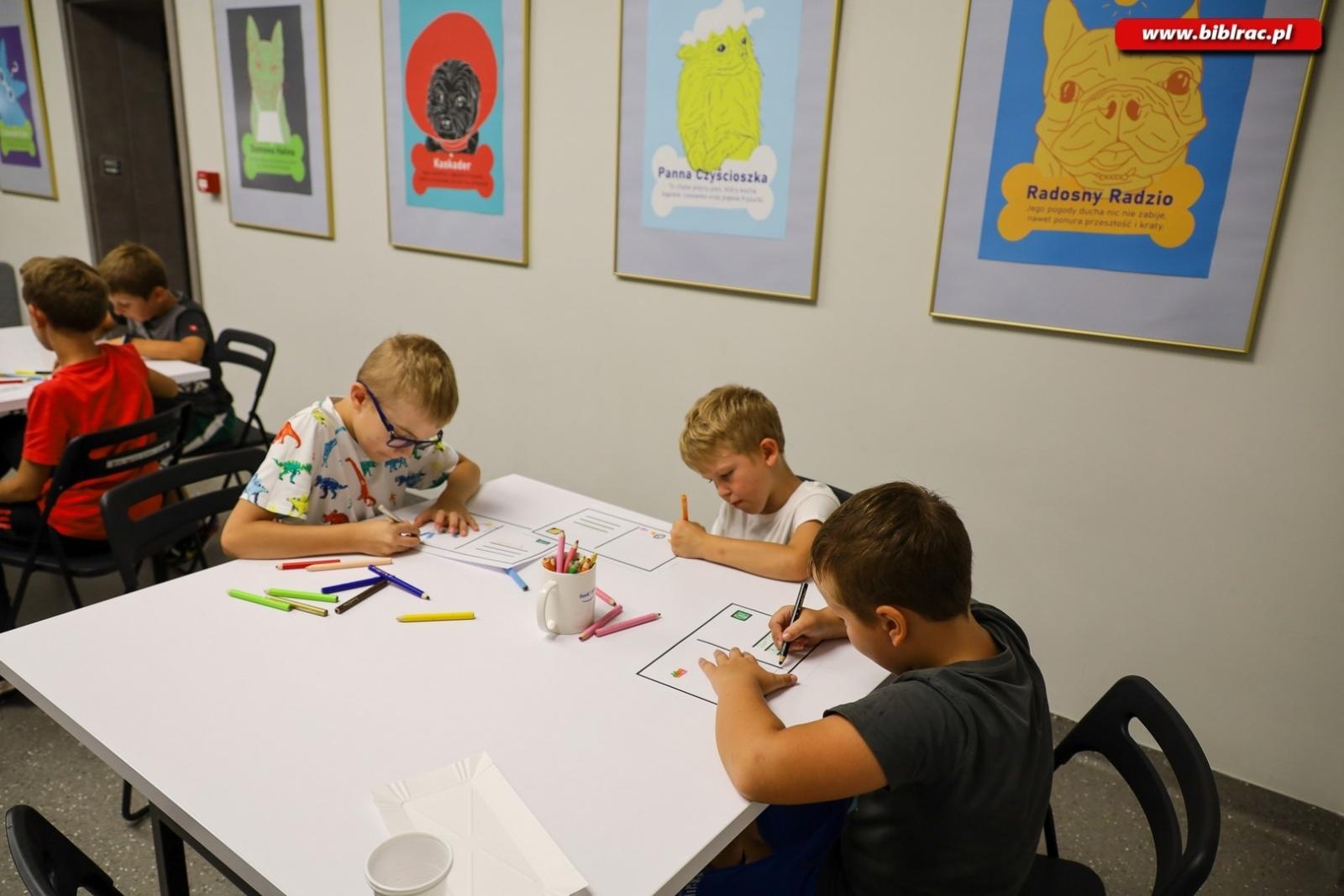 Zdjęcie w galerii na portalu naszraciborz.pl: Wakacje z Powiatem w Bibliotece – Noc w Akademii Pana Kleksa wiadomości z regionu