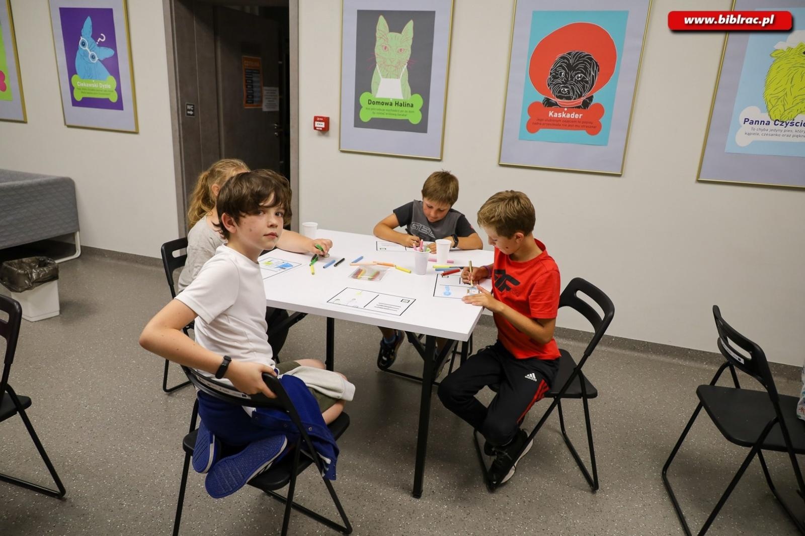 Zdjęcie w galerii na portalu naszraciborz.pl: Wakacje z Powiatem w Bibliotece – Noc w Akademii Pana Kleksa wiadomości z regionu