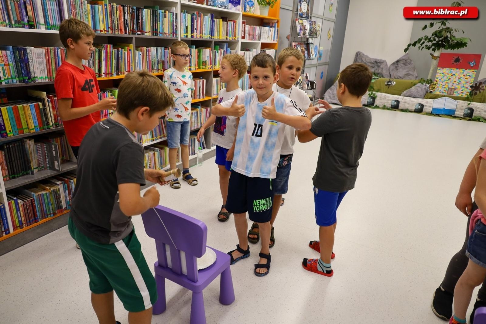 Zdjęcie w galerii na portalu naszraciborz.pl: Wakacje z Powiatem w Bibliotece – Noc w Akademii Pana Kleksa wiadomości z regionu