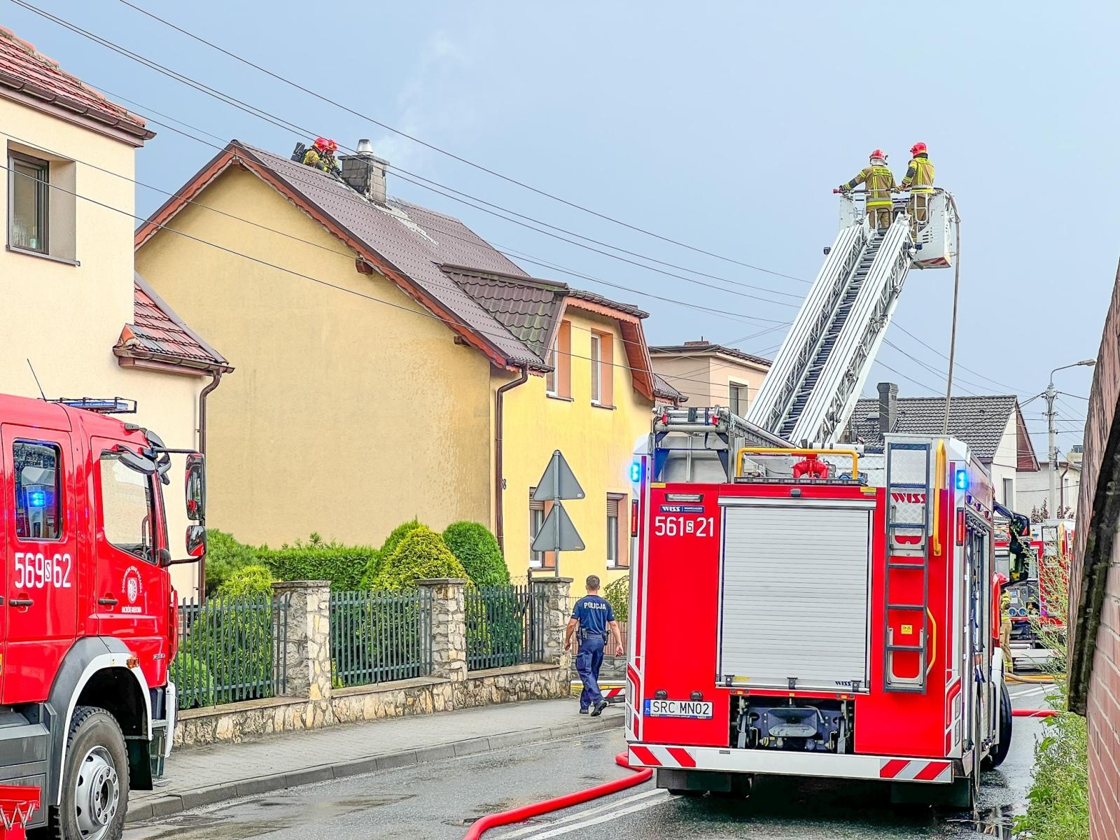Zdjęcie w galerii na portalu naszraciborz.pl: Piorun uderzył w dom na Starowiejskiej [FOTO] wiadomości z regionu