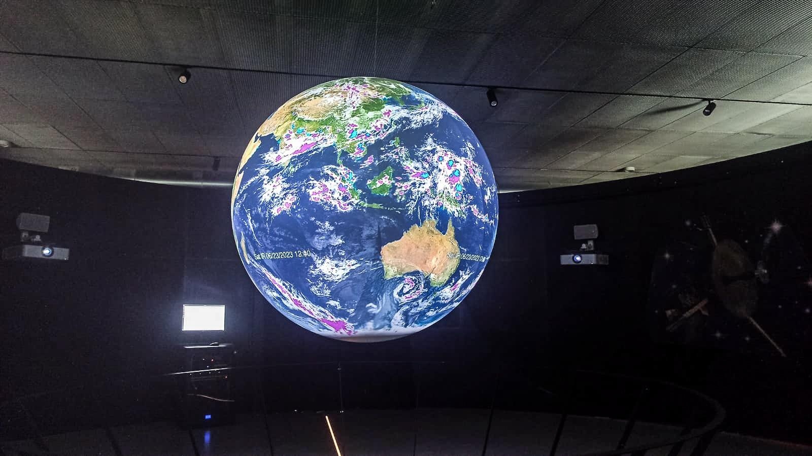 Zdjęcie w galerii na portalu naszraciborz.pl: Dlaczego wszyscy jesteśmy gwiazdami. Lato z RCK z wycieczką w Śląskim Planetarium wiadomości z regionu