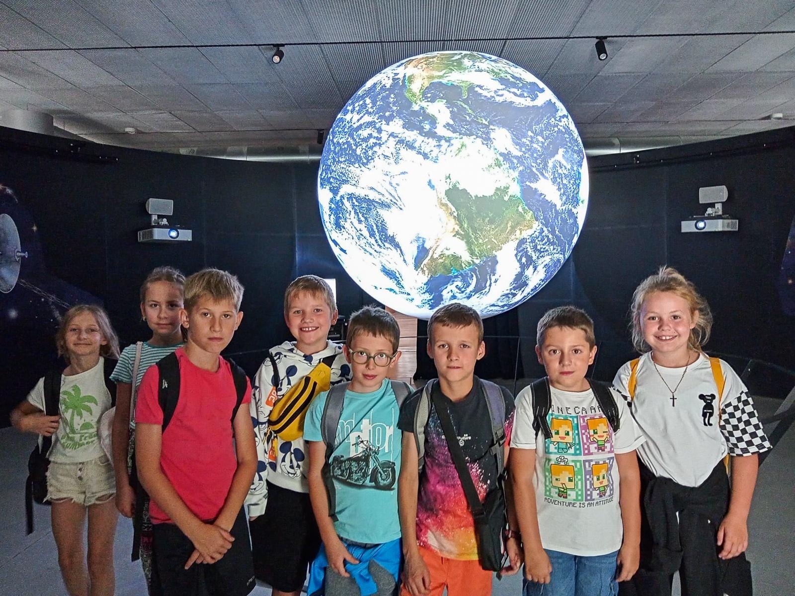 Zdjęcie w galerii na portalu naszraciborz.pl: Dlaczego wszyscy jesteśmy gwiazdami. Lato z RCK z wycieczką w Śląskim Planetarium wiadomości z regionu