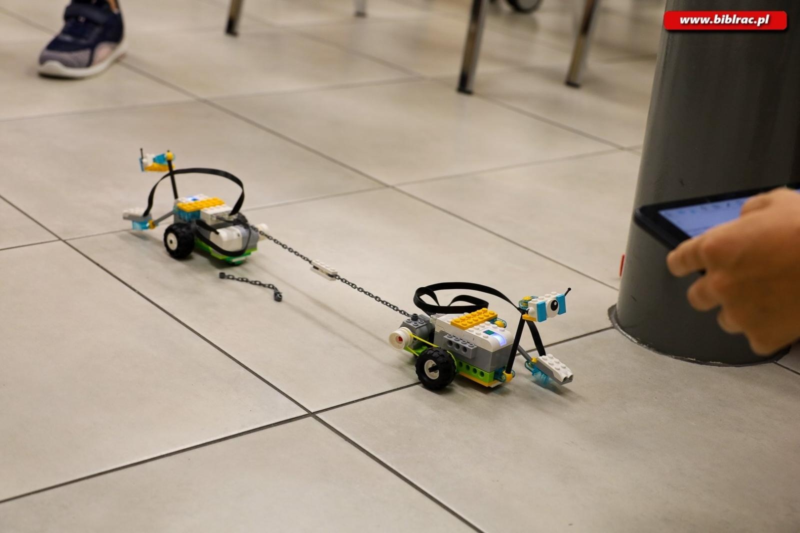 Zdjęcie w galerii na portalu naszraciborz.pl: Wakacje w Powiecie z Biblioteką – relacja z warsztatów programowania Lego wiadomości z regionu