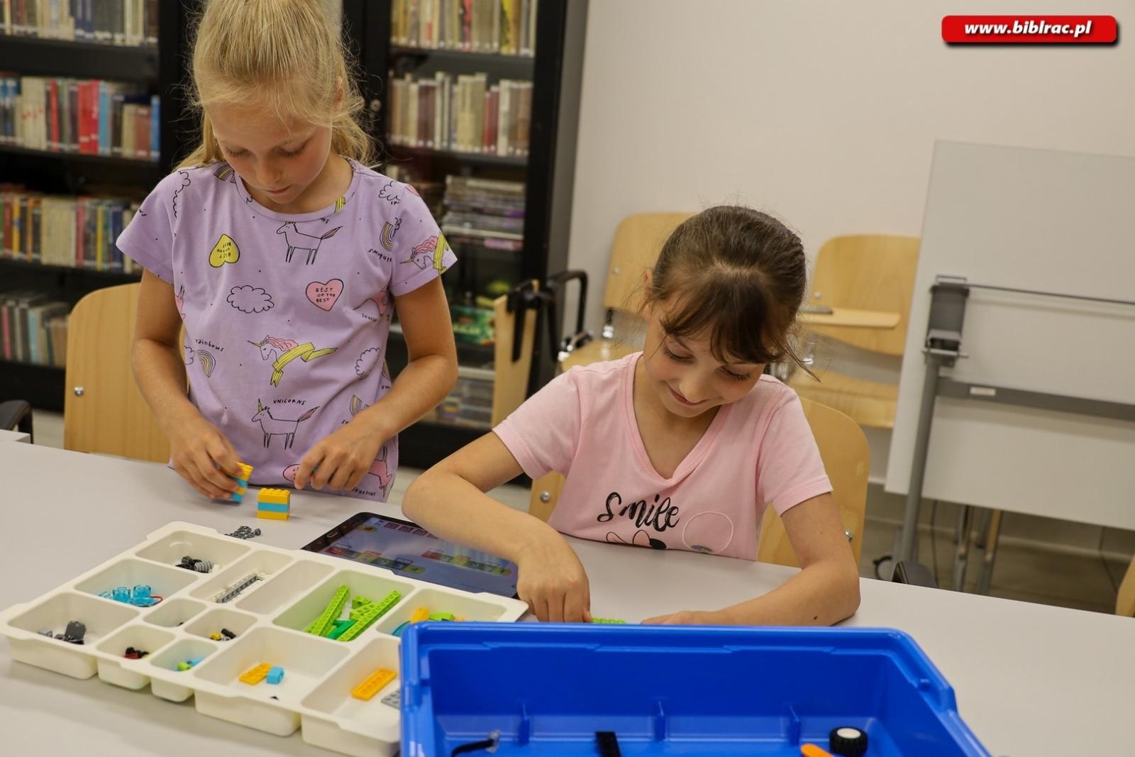 Zdjęcie w galerii na portalu naszraciborz.pl: Wakacje w Powiecie z Biblioteką – relacja z warsztatów programowania Lego wiadomości z regionu