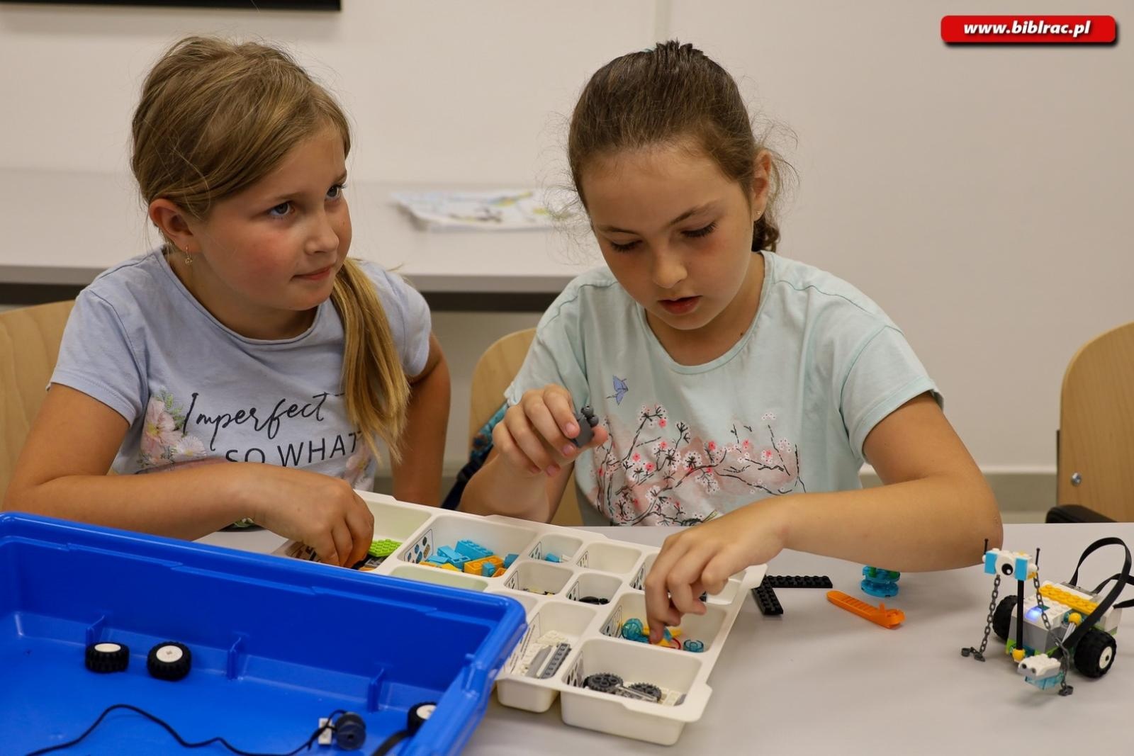 Zdjęcie w galerii na portalu naszraciborz.pl: Wakacje w Powiecie z Biblioteką – relacja z warsztatów programowania Lego wiadomości z regionu