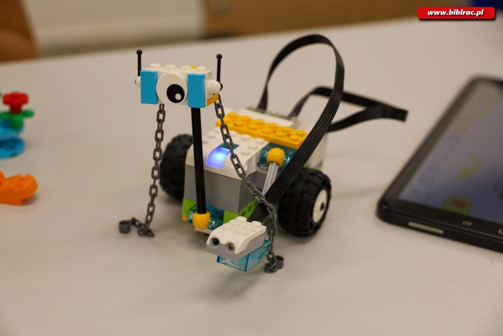 Zdjęcie w galerii na portalu naszraciborz.pl: Wakacje w Powiecie z Biblioteką – relacja z warsztatów programowania Lego wiadomości z regionu