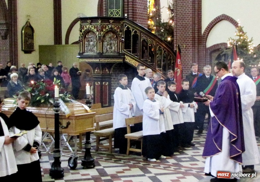 Zdjęcie w galerii na portalu naszraciborz.pl: Racibórz pożegnał śp. A. Malcharczyka wiadomości z regionu