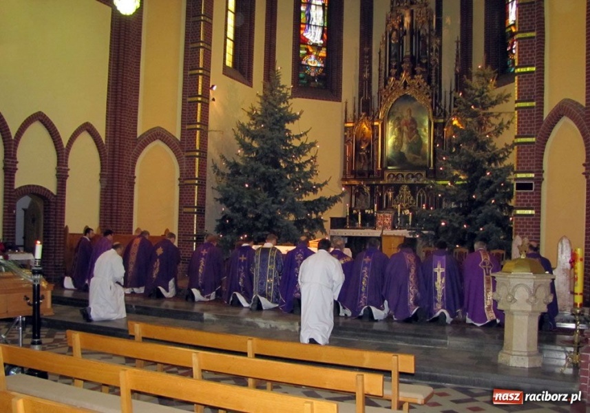Zdjęcie w galerii na portalu naszraciborz.pl: Racibórz pożegnał śp. A. Malcharczyka wiadomości z regionu