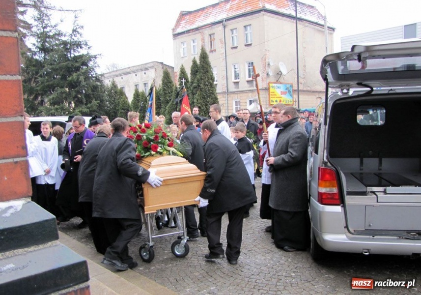 Zdjęcie w galerii na portalu naszraciborz.pl: Racibórz pożegnał śp. A. Malcharczyka wiadomości z regionu