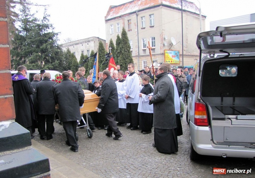 Zdjęcie w galerii na portalu naszraciborz.pl: Racibórz pożegnał śp. A. Malcharczyka wiadomości z regionu
