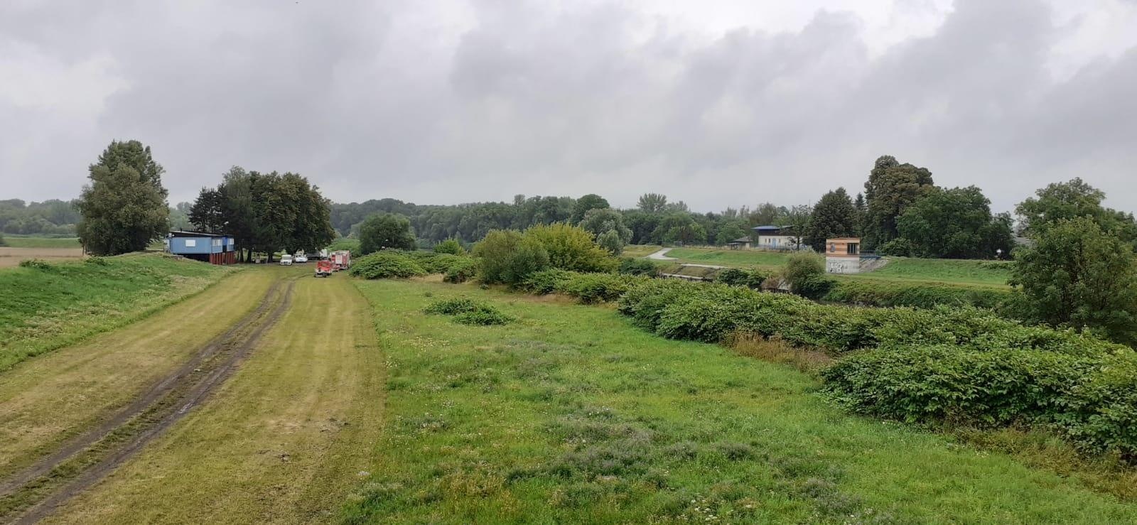 Zdjęcie w galerii na portalu naszraciborz.pl: Śnięte ryby na granicznym odcinku rzeki Odry w powiecie raciborskim wiadomości z regionu