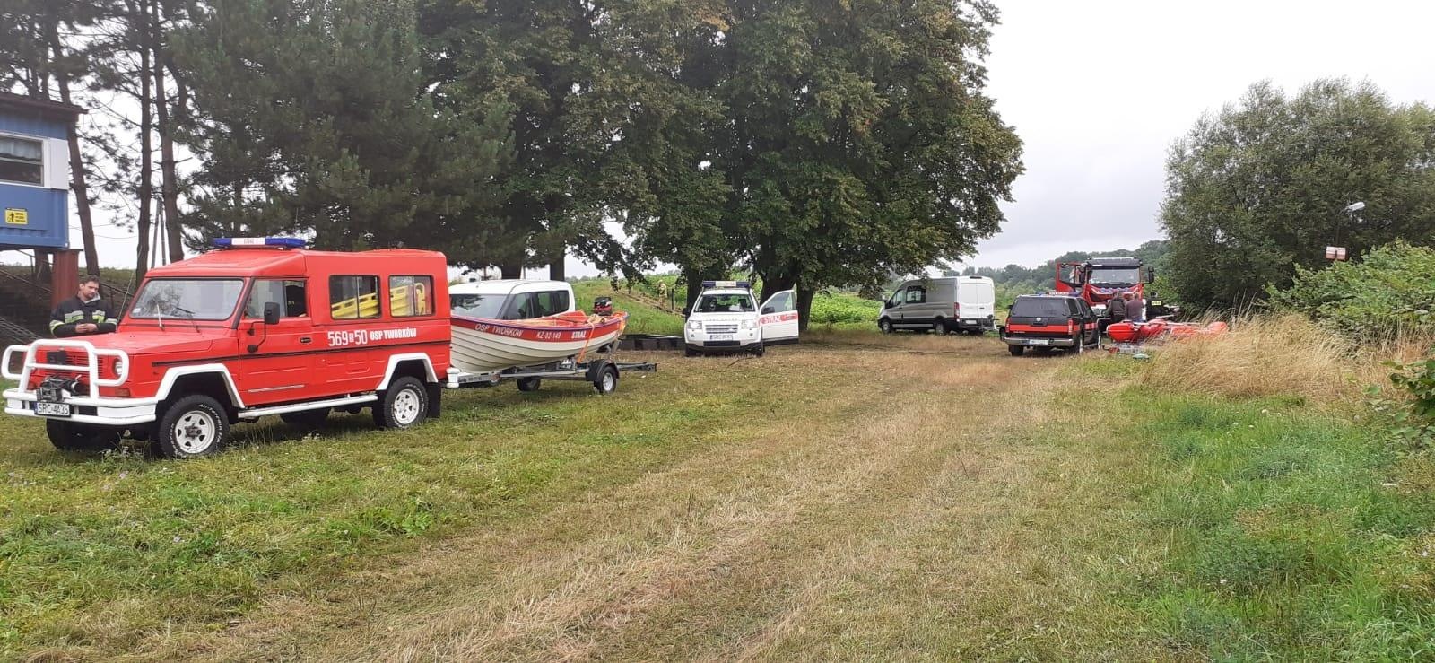 Zdjęcie w galerii na portalu naszraciborz.pl: Śnięte ryby na granicznym odcinku rzeki Odry w powiecie raciborskim wiadomości z regionu