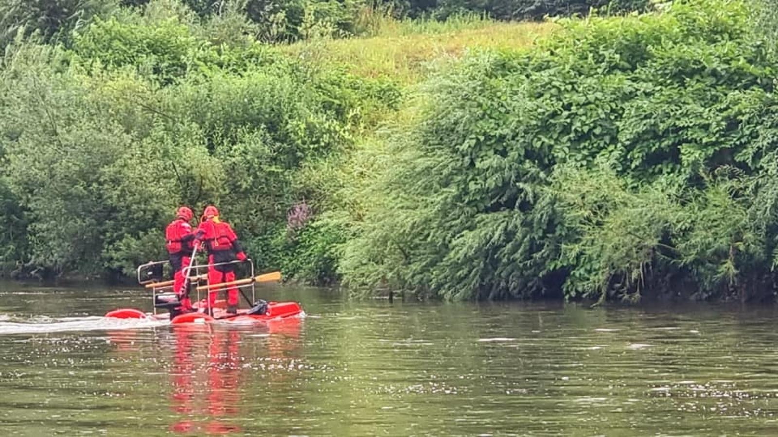 Zdjęcie w galerii na portalu naszraciborz.pl: Śnięte ryby na granicznym odcinku rzeki Odry w powiecie raciborskim wiadomości z regionu