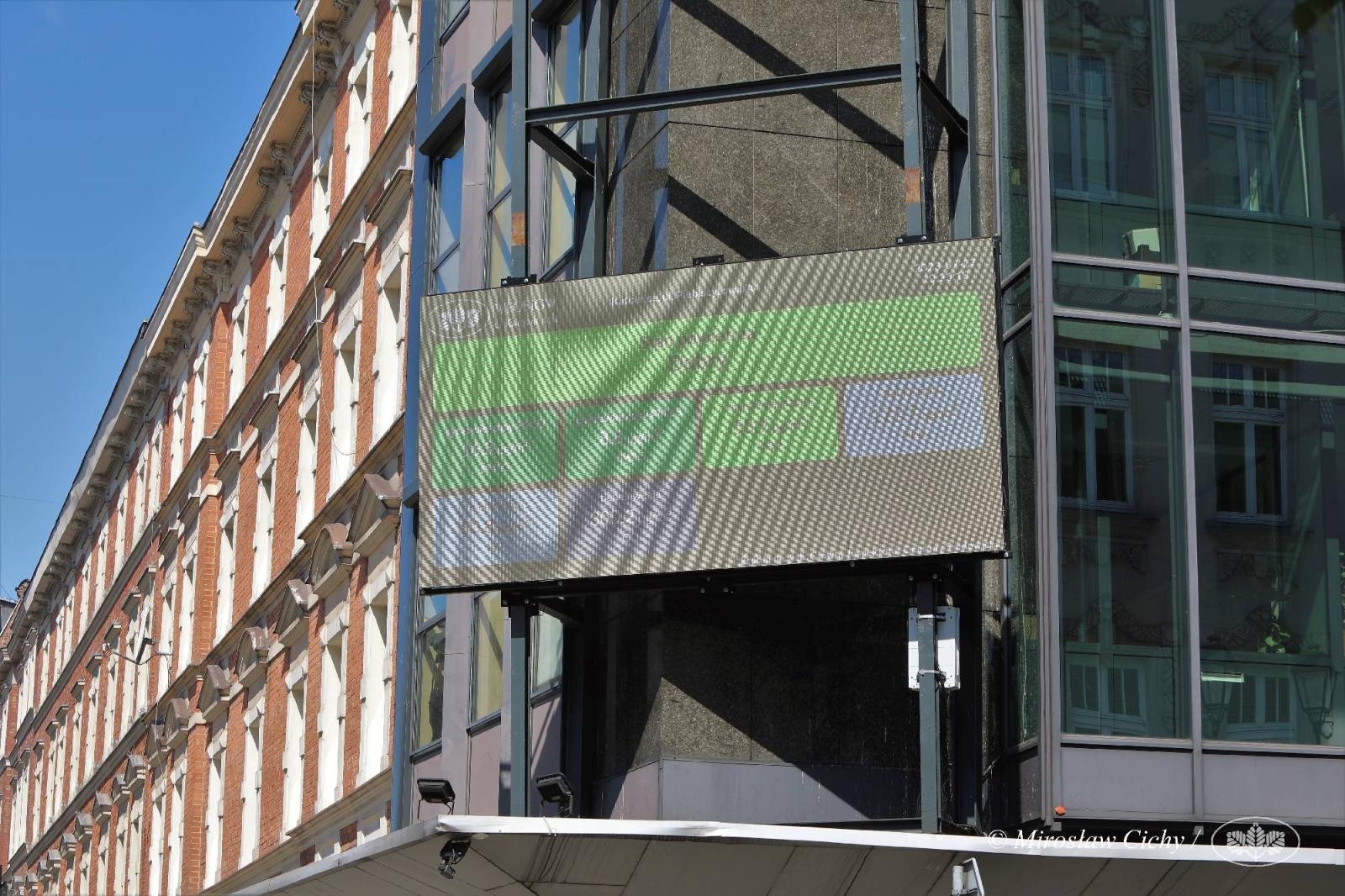 Zdjęcie w galerii na portalu naszraciborz.pl: Eko-tablica świetlna już na budynku funduszu wiadomości z regionu