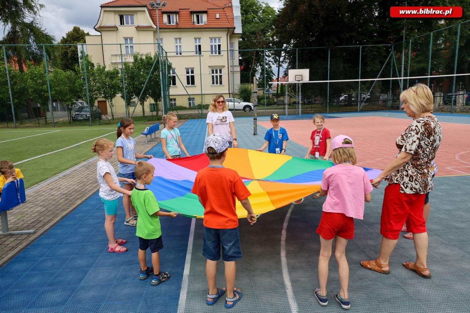 Zdjęcie w galerii na portalu naszraciborz.pl: Tego lata raciborska Biblioteka po raz kolejny zapewnia moc atrakcji dla dzieci i młodzieży! wiadomości z regionu