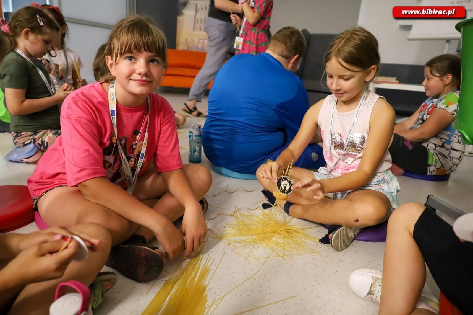 Zdjęcie w galerii na portalu naszraciborz.pl: Tego lata raciborska Biblioteka po raz kolejny zapewnia moc atrakcji dla dzieci i młodzieży! wiadomości z regionu