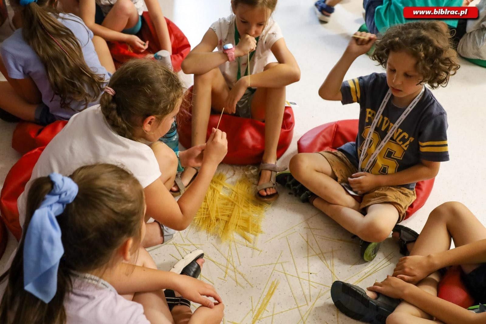 Zdjęcie w galerii na portalu naszraciborz.pl: Tego lata raciborska Biblioteka po raz kolejny zapewnia moc atrakcji dla dzieci i młodzieży! wiadomości z regionu
