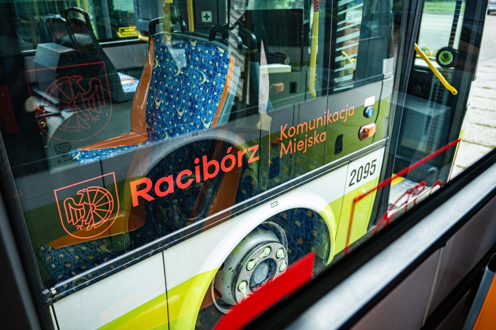 Zdjęcie w galerii na portalu naszraciborz.pl: Cztery używane autobusy uzupełniły flotę komunikacji miejskiej w Raciborzu wiadomości z regionu