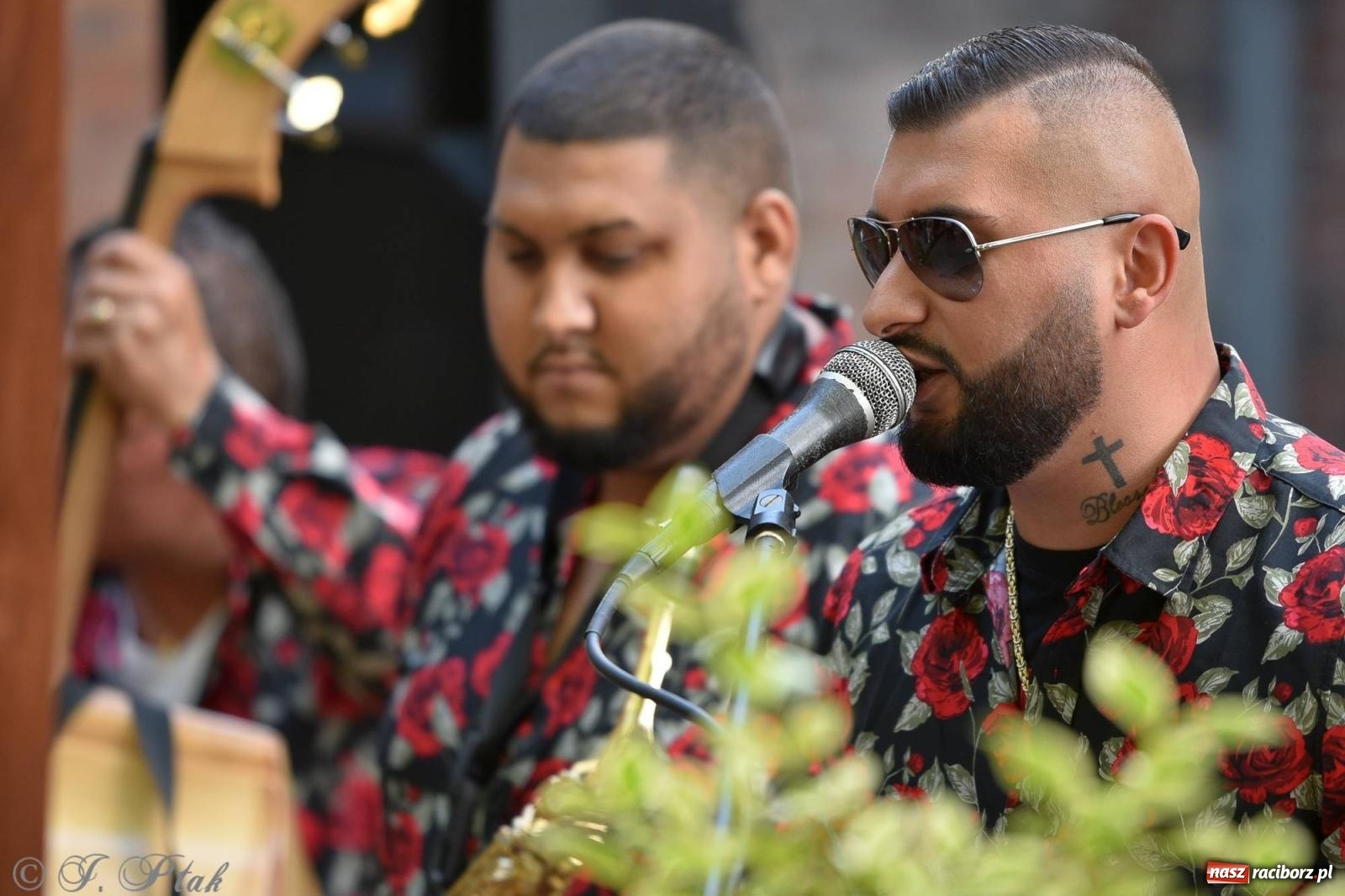 Zdjęcie w galerii na portalu naszraciborz.pl: W Etiudzie za Muzeum zabrzmiała muzyka romska [FOTO i WIDEO] wiadomości z regionu