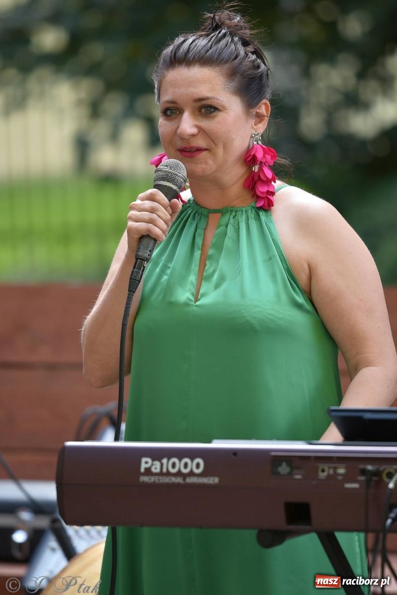 Zdjęcie w galerii na portalu naszraciborz.pl: W Etiudzie za Muzeum zabrzmiała muzyka romska [FOTO i WIDEO] wiadomości z regionu