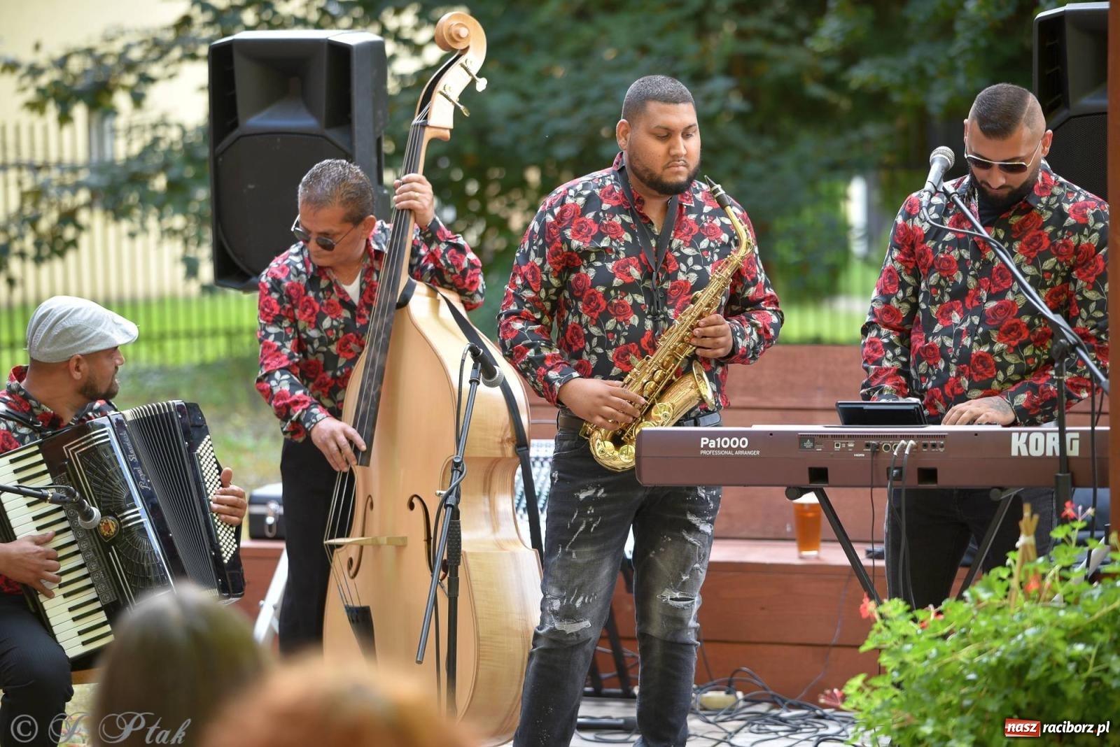 Zdjęcie w galerii na portalu naszraciborz.pl: W Etiudzie za Muzeum zabrzmiała muzyka romska [FOTO i WIDEO] wiadomości z regionu