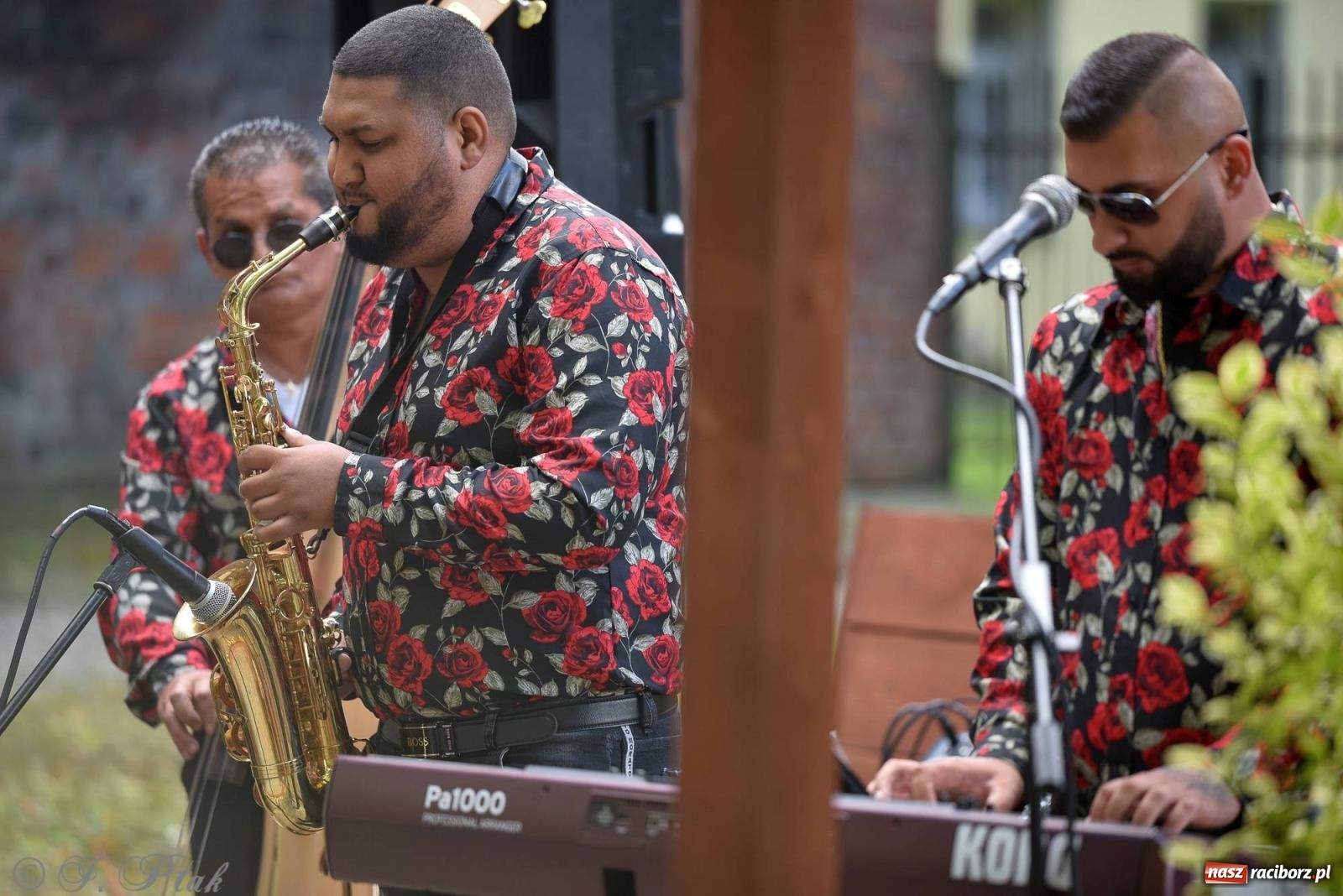 Zdjęcie w galerii na portalu naszraciborz.pl: W Etiudzie za Muzeum zabrzmiała muzyka romska [FOTO i WIDEO] wiadomości z regionu