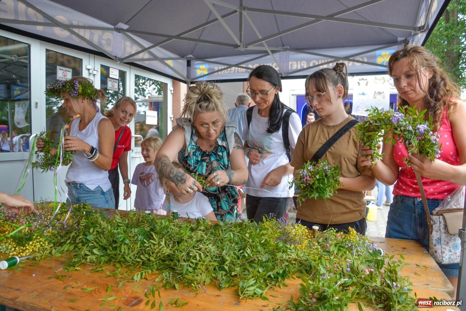 Zdjęcie w galerii na portalu naszraciborz.pl: Pietrowice Wielkie w strugach deszczu i kolorów [FOTO i WIDEO] wiadomości z regionu