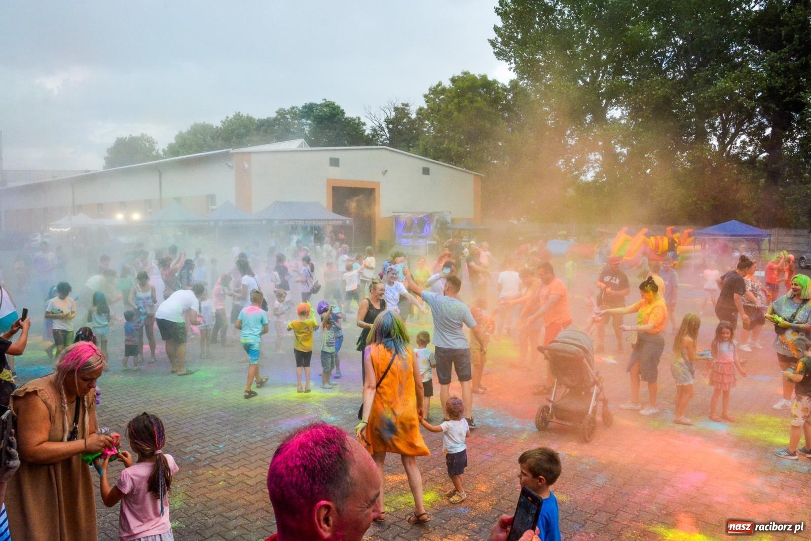Zdjęcie w galerii na portalu naszraciborz.pl: Pietrowice Wielkie w strugach deszczu i kolorów [FOTO i WIDEO] wiadomości z regionu