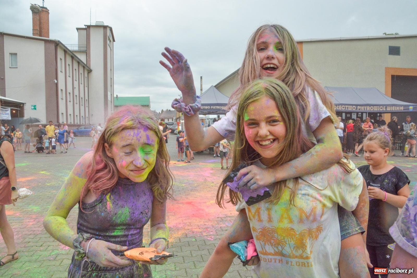 Zdjęcie w galerii na portalu naszraciborz.pl: Pietrowice Wielkie w strugach deszczu i kolorów [FOTO i WIDEO] wiadomości z regionu