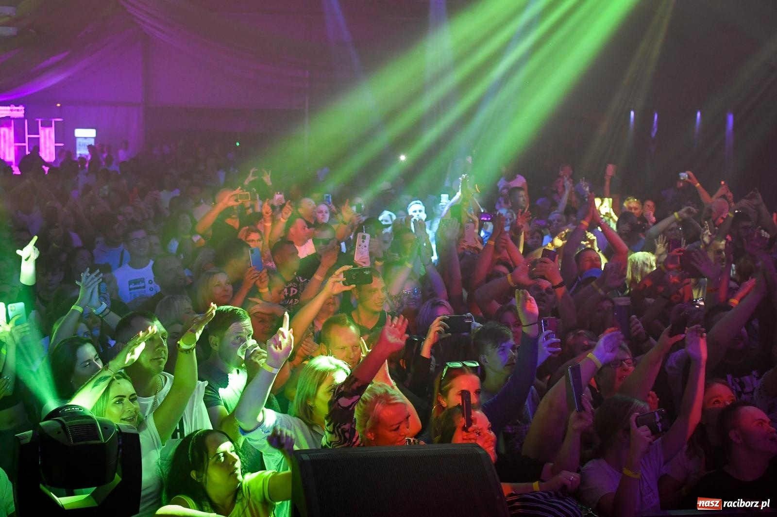 Zdjęcie w galerii na portalu naszraciborz.pl: Boys na półmetek wakacji w Szymocicach wiadomości z regionu