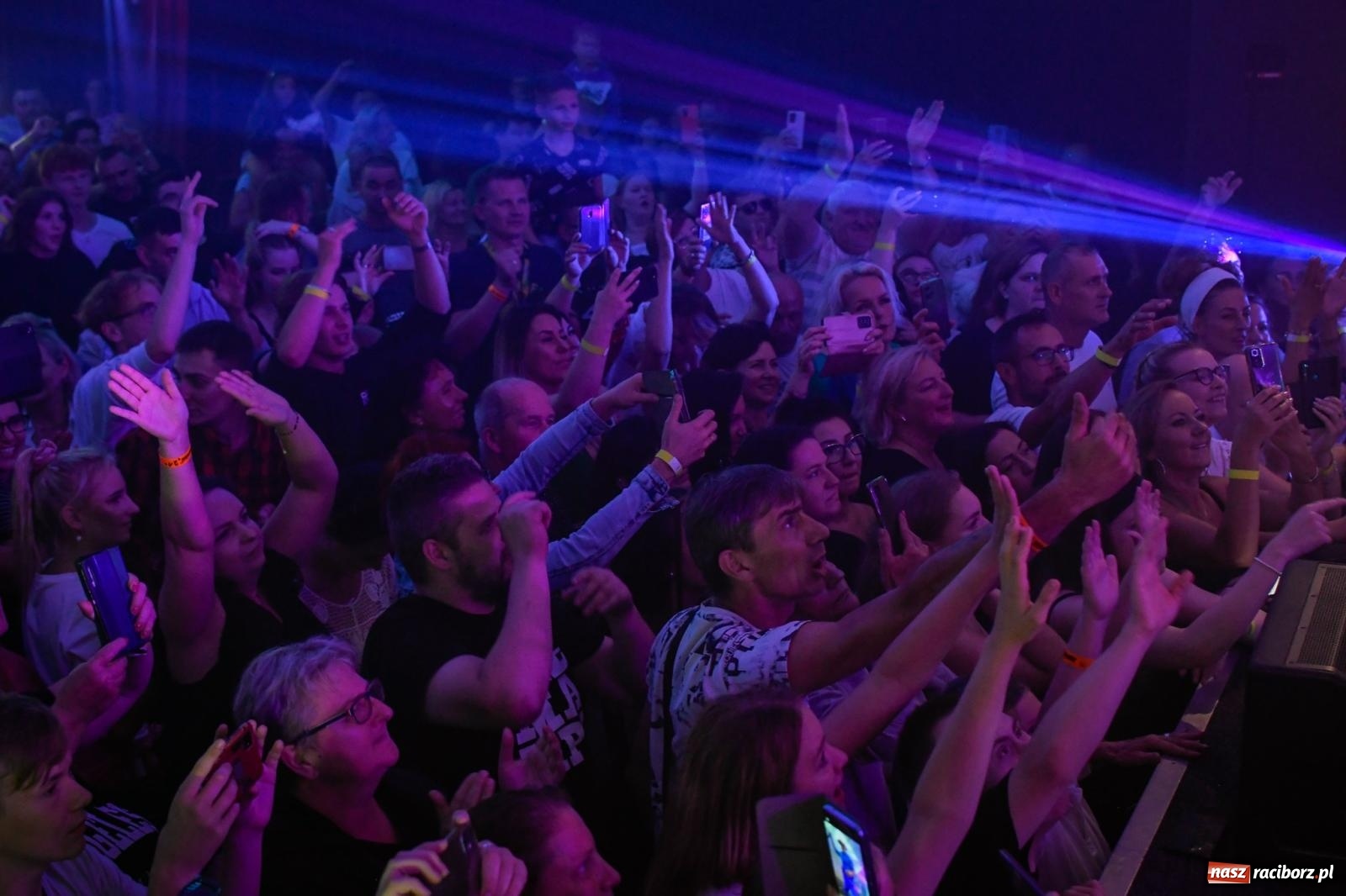 Zdjęcie w galerii na portalu naszraciborz.pl: Boys na półmetek wakacji w Szymocicach wiadomości z regionu