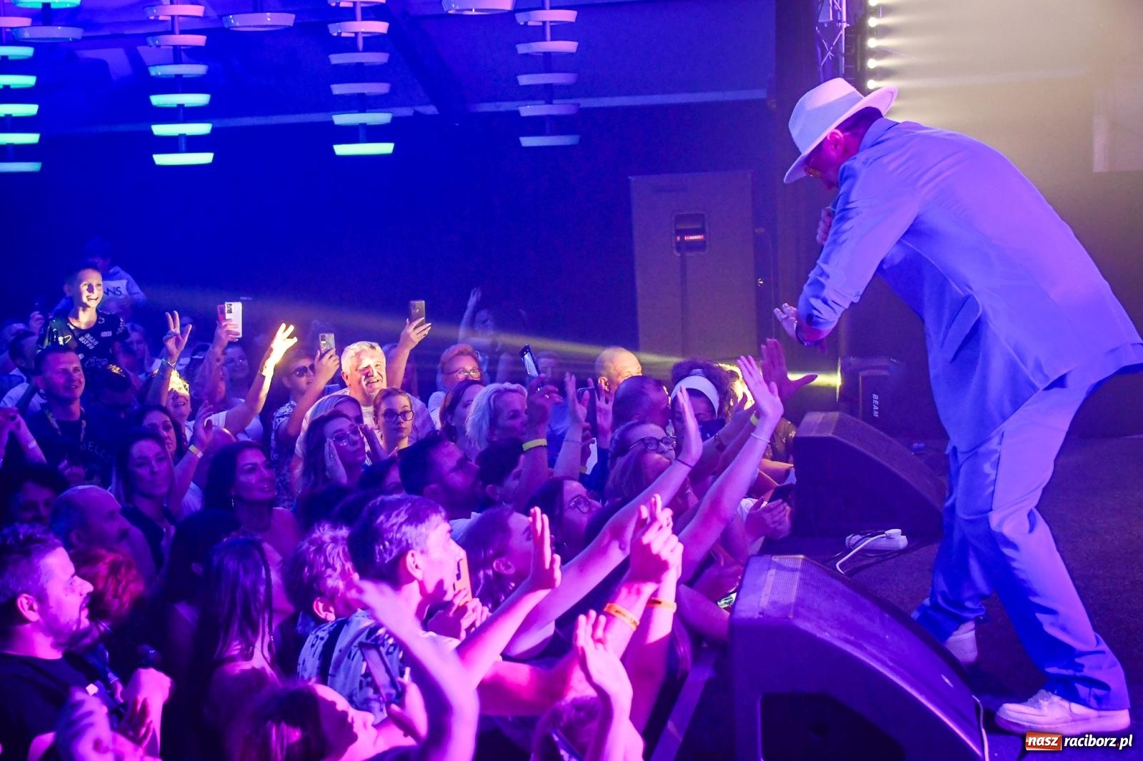 Zdjęcie w galerii na portalu naszraciborz.pl: Boys na półmetek wakacji w Szymocicach wiadomości z regionu