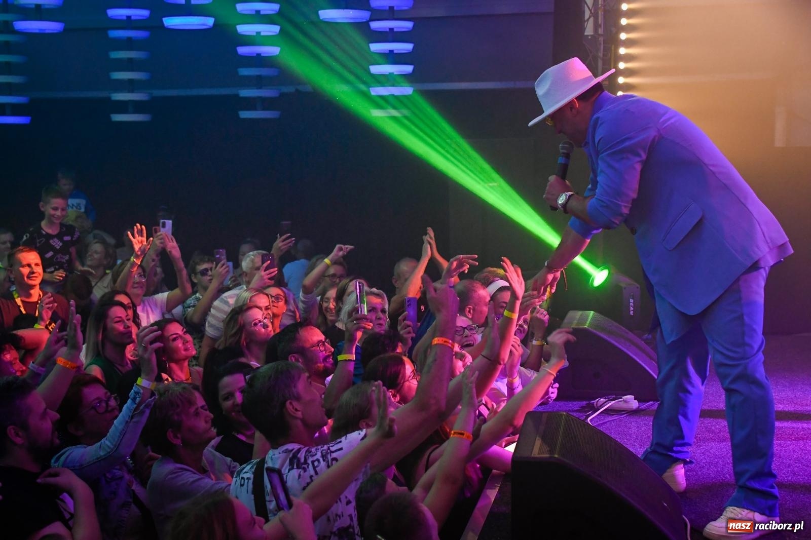 Zdjęcie w galerii na portalu naszraciborz.pl: Boys na półmetek wakacji w Szymocicach wiadomości z regionu