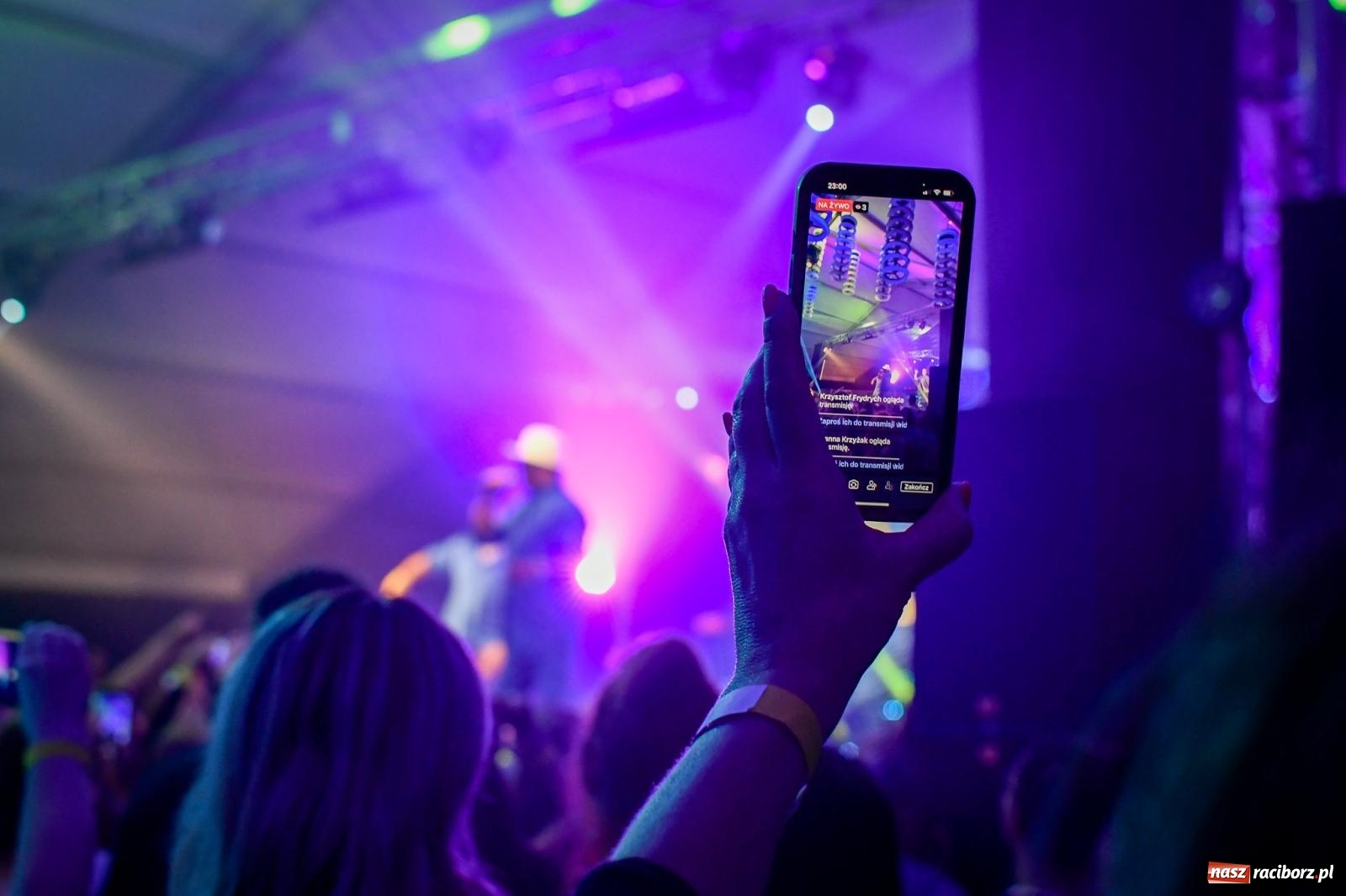 Zdjęcie w galerii na portalu naszraciborz.pl: Boys na półmetek wakacji w Szymocicach wiadomości z regionu