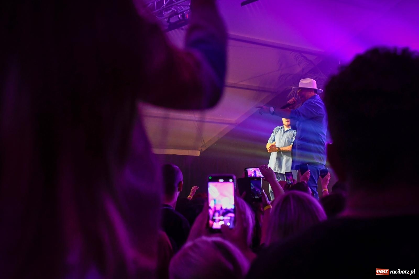 Zdjęcie w galerii na portalu naszraciborz.pl: Boys na półmetek wakacji w Szymocicach wiadomości z regionu