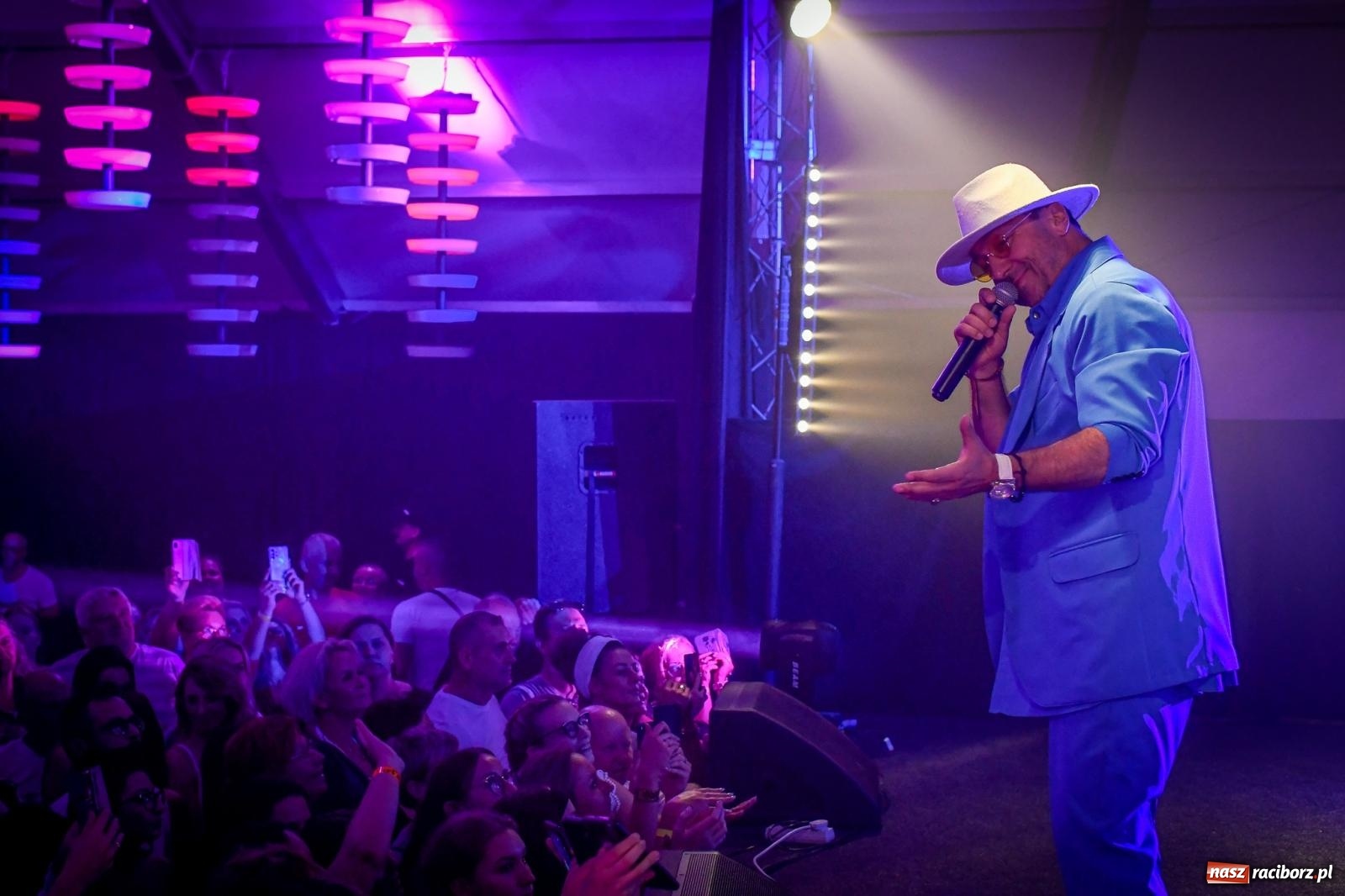 Zdjęcie w galerii na portalu naszraciborz.pl: Boys na półmetek wakacji w Szymocicach wiadomości z regionu