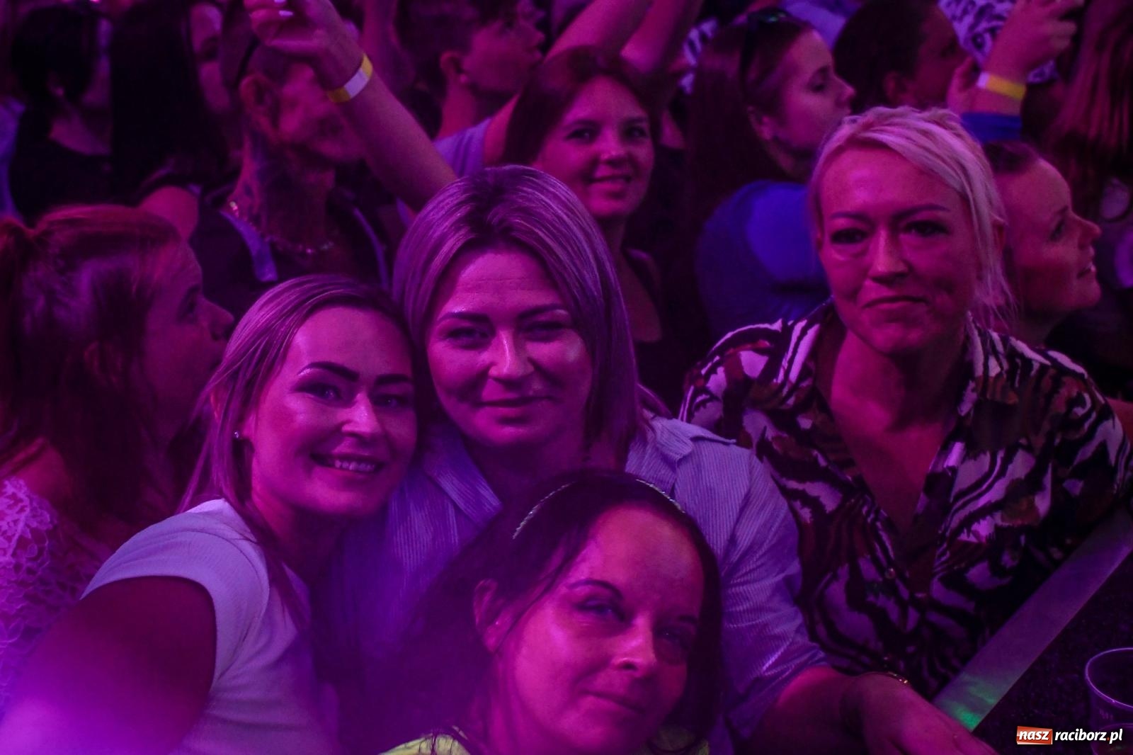 Zdjęcie w galerii na portalu naszraciborz.pl: Boys na półmetek wakacji w Szymocicach wiadomości z regionu