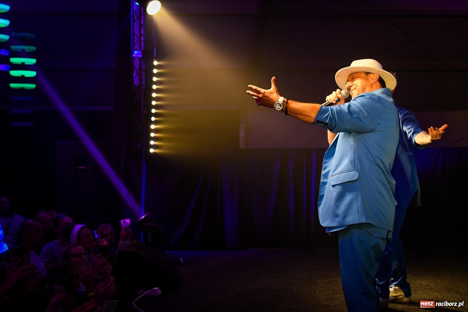 Zdjęcie w galerii na portalu naszraciborz.pl: Boys na półmetek wakacji w Szymocicach wiadomości z regionu