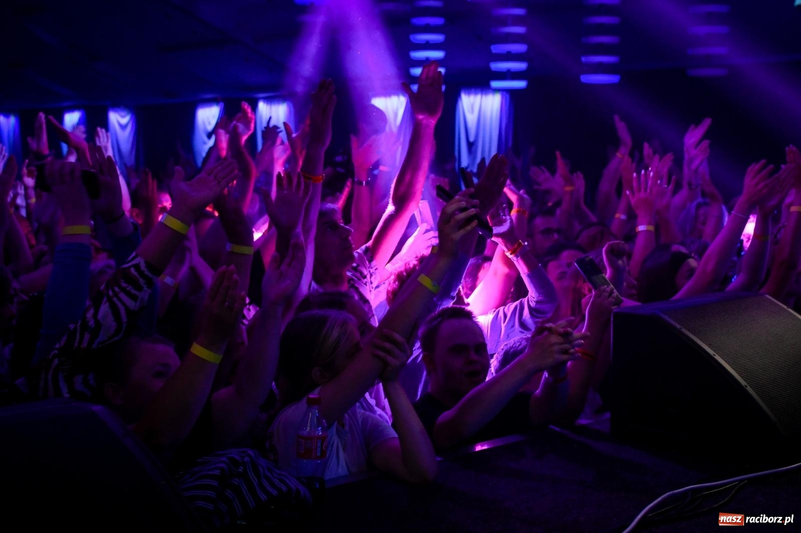 Zdjęcie w galerii na portalu naszraciborz.pl: Boys na półmetek wakacji w Szymocicach wiadomości z regionu