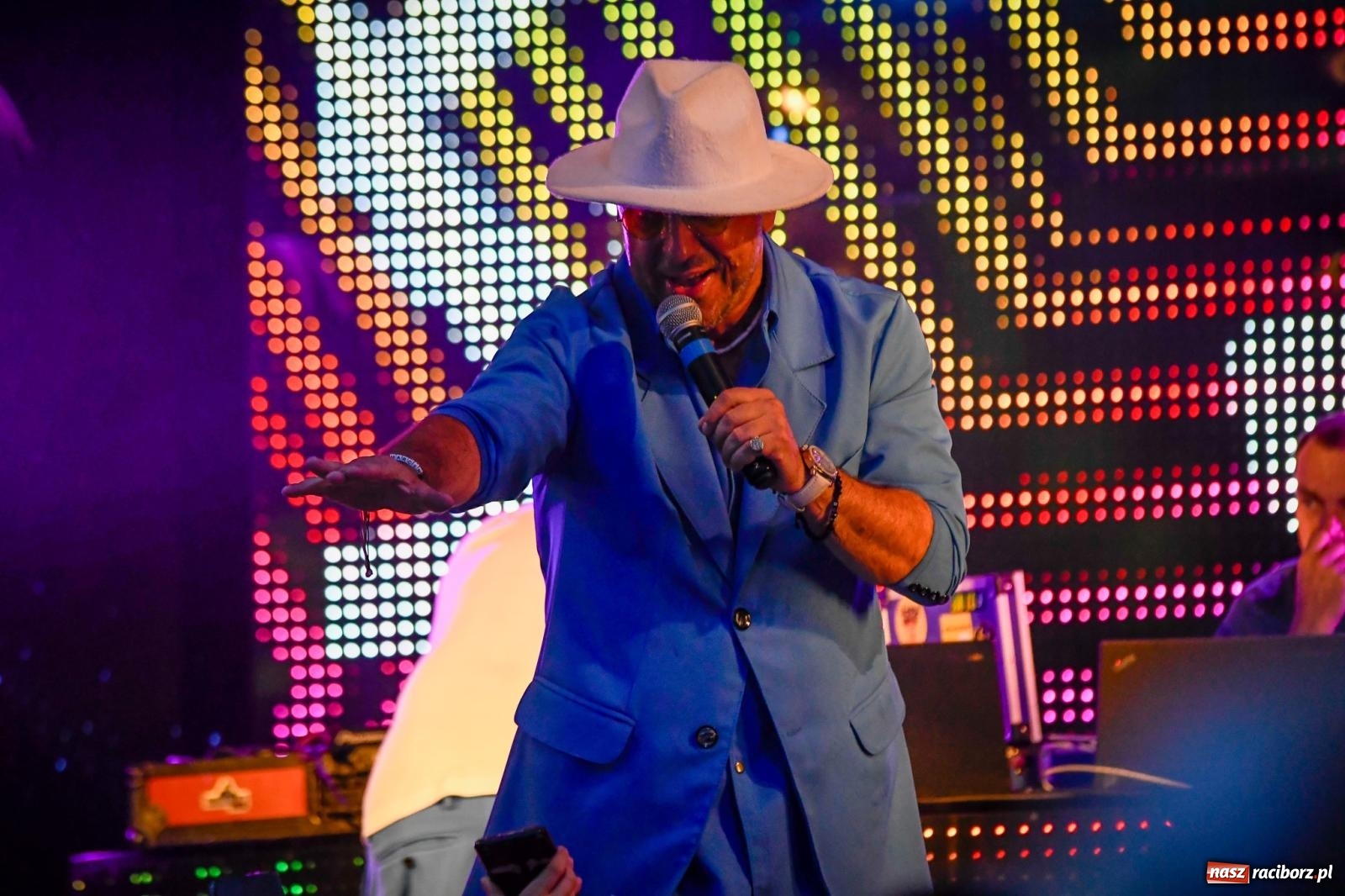 Zdjęcie w galerii na portalu naszraciborz.pl: Boys na półmetek wakacji w Szymocicach wiadomości z regionu